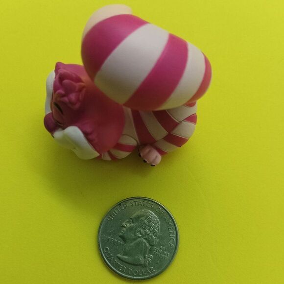 Alice in wonderland Disney Japan's Cheshire cat Alice  mini figure - Picture 5 of 5